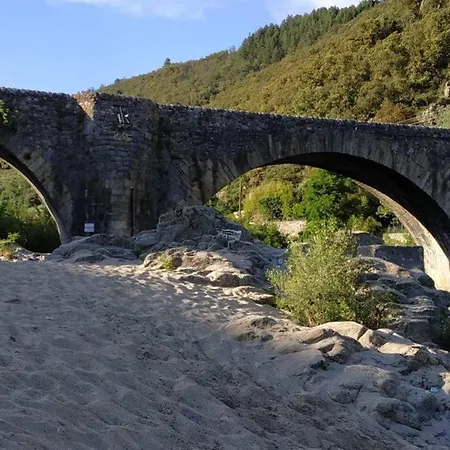 Maison En Pierres Au Cœur D'un Village Ardéchois Hébergement de vacances Pont-de-Labeaume