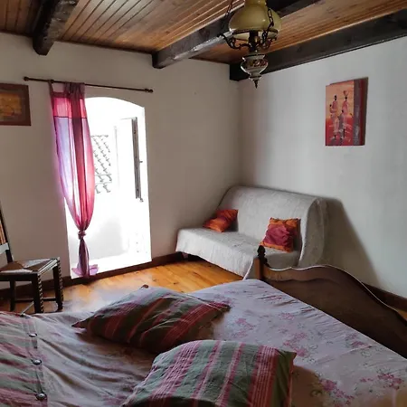 Hébergement de vacances Maison En Pierres Au Cœur D'un Village Ardéchois