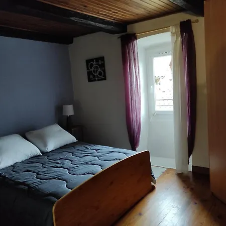 Hébergement de vacances Maison En Pierres Au Cœur D'un Village Ardéchois *